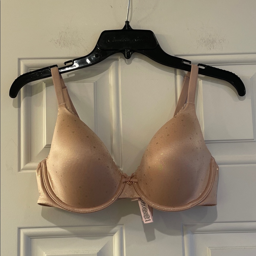 NWT Victoria’s Secret Body by Victoria Lightly Lined Full Coverage Bra 34D